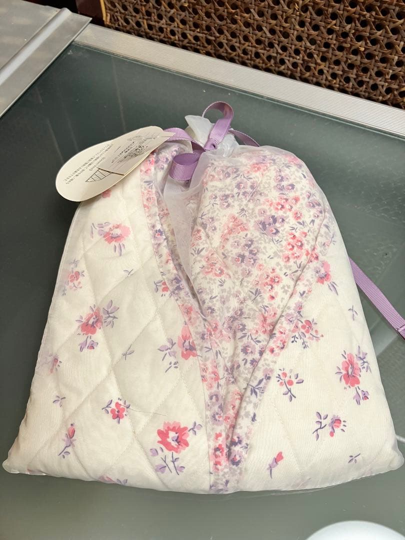 LAURA ASHLEYセット　クッション・ベスト・スカート・寝袋