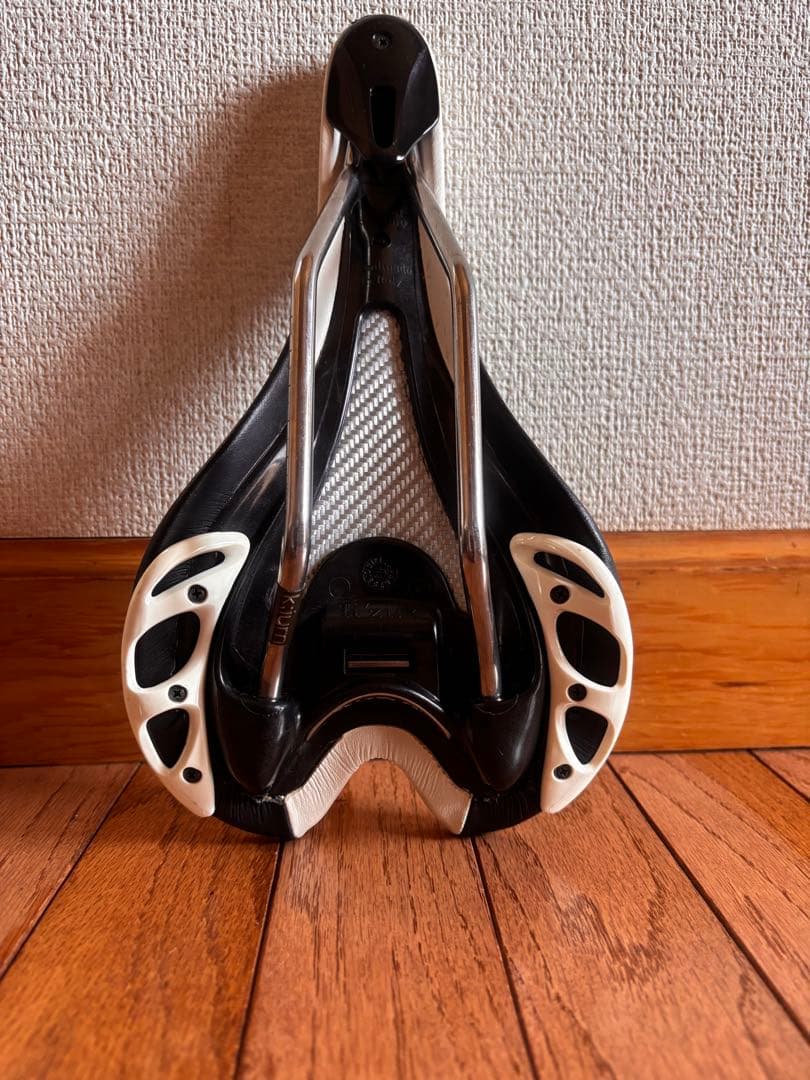 【中古】Fizik ALIANTE Gamma k:iumレール サドル