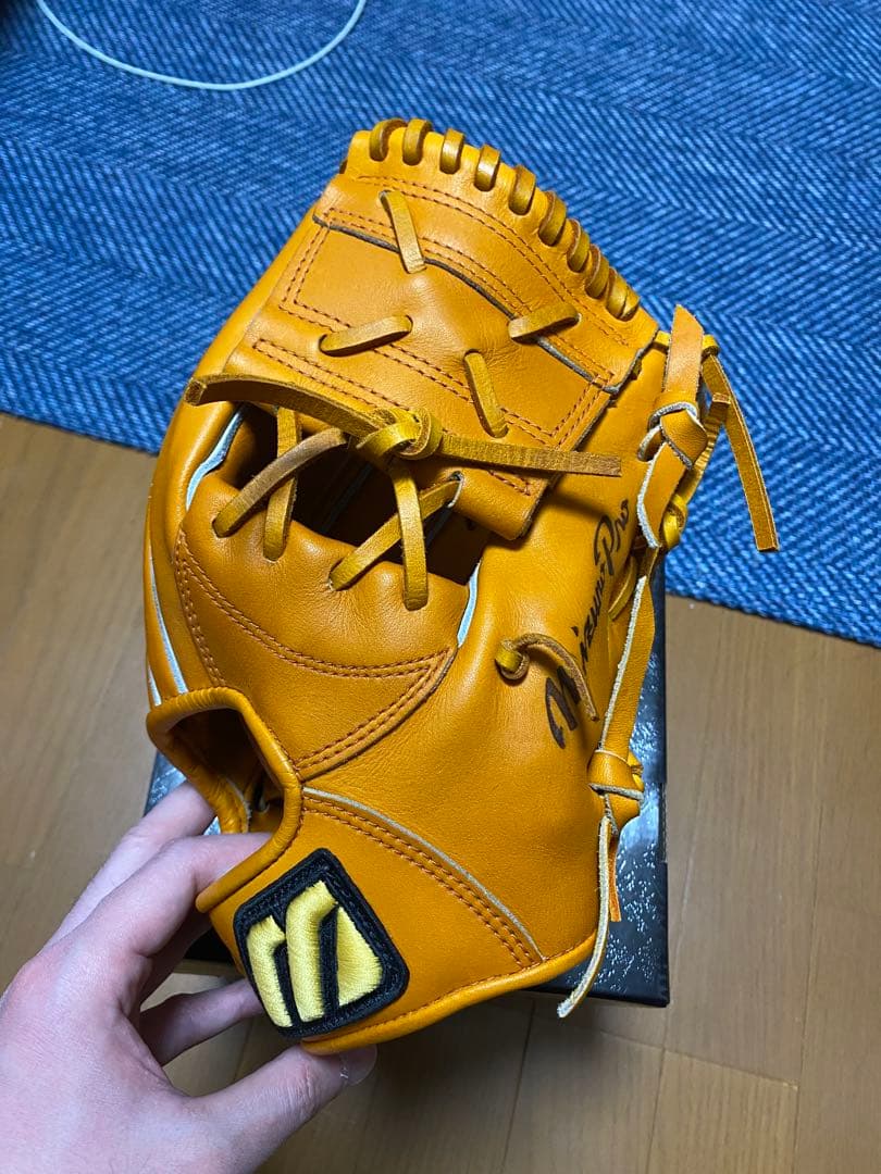 ミズノプロ　軟式　内野手用　グラブ　復刻版　荒木モデル　mマーク　直営店限定