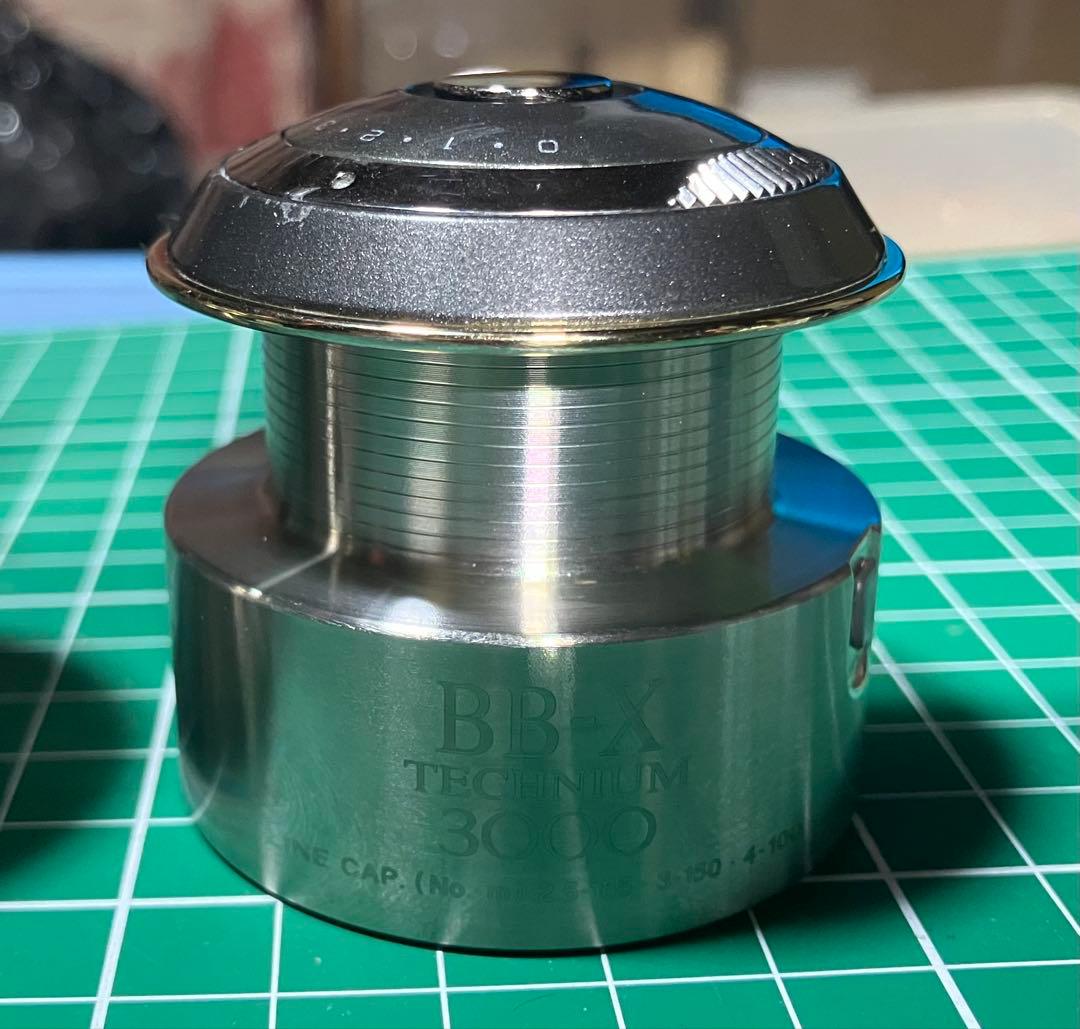 シマノ、ＢＢーＸ　TＥＣＨＮIＵＭ　３０００スプール美品、
