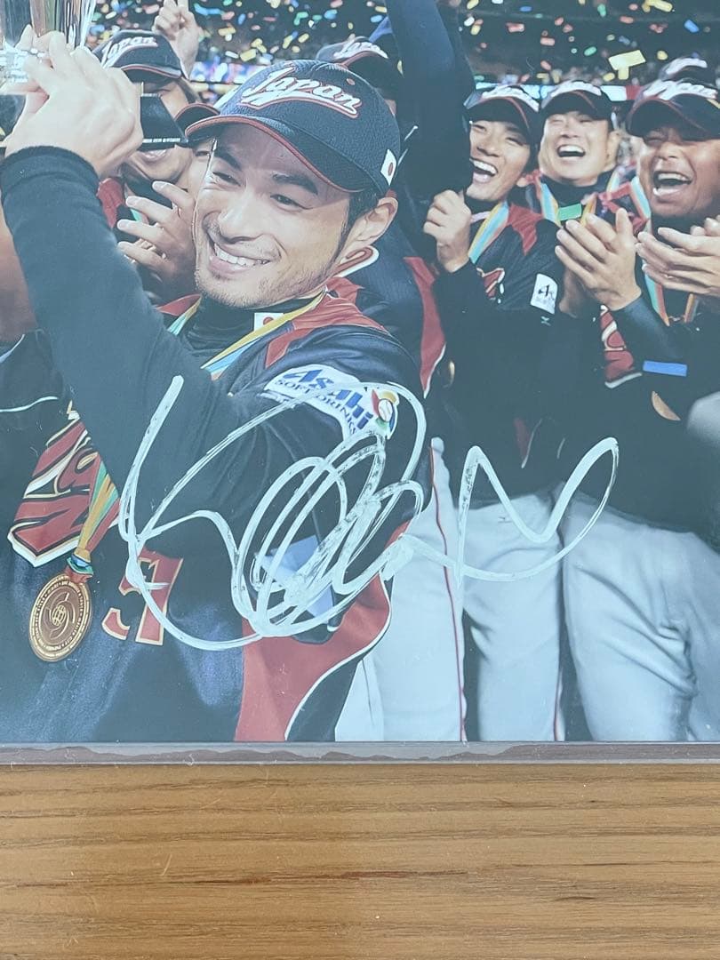 s*n様 イチロー 直筆サイン入りWBC優勝トロフィー写真 証明書無し