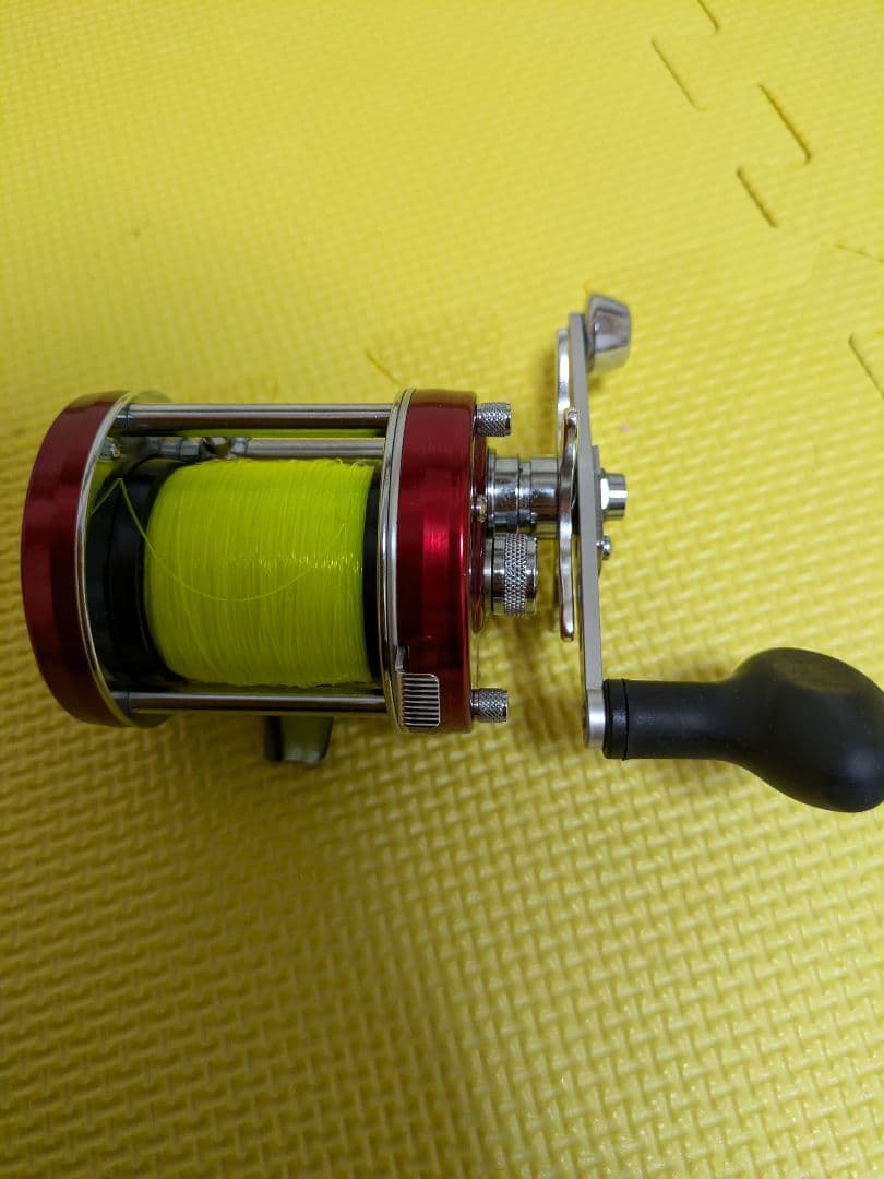 アブガルシア アンバサダー7000c コンパクト　レッド