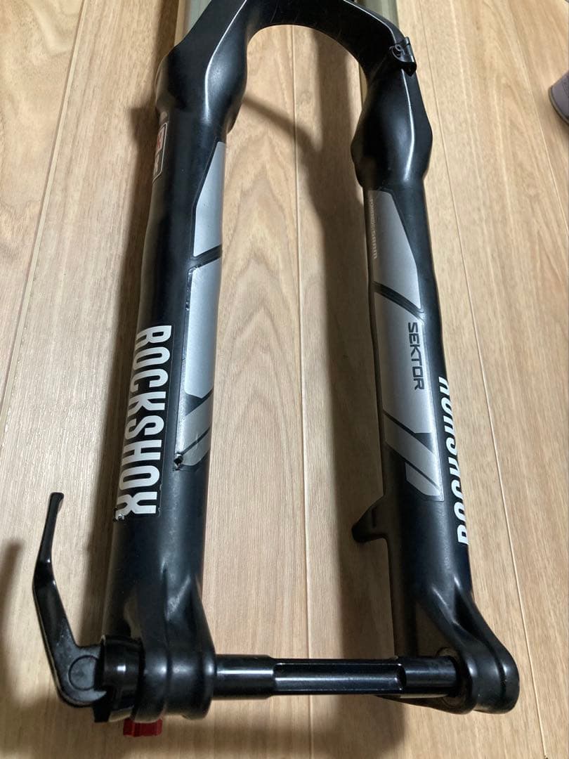 パーツ ROCKSHOX SEKTOR 27.5 150mm 15x100Axle