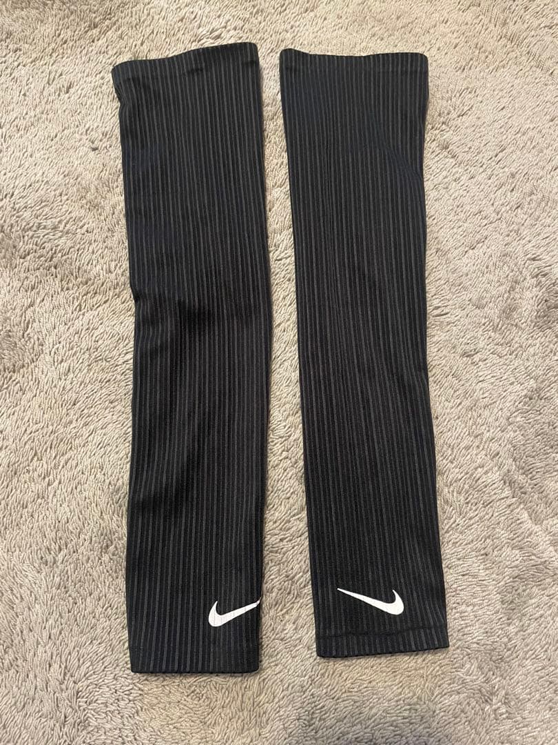 Nike ストライプ アームカバーs.m