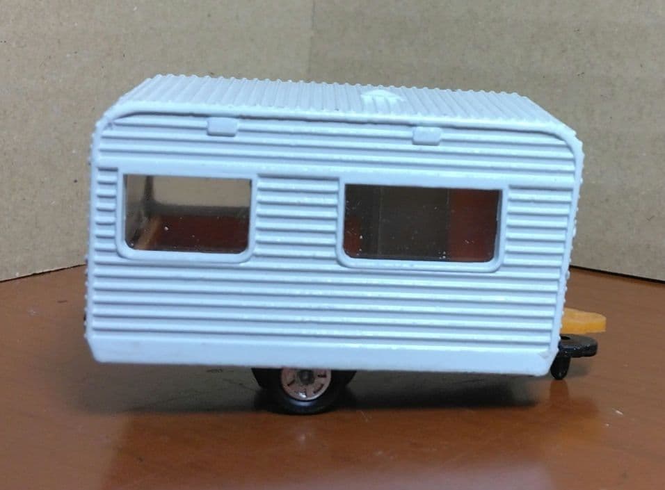 絶版トミカ　フランスベッド　キャンピングカー