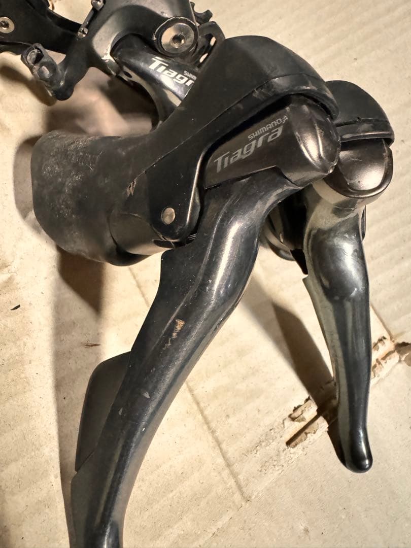 Shimano Tiagra シフター・ブレーキレバーセット　4700