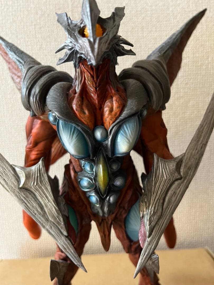 イリス フィギュア 限定版 大怪獣シリーズ