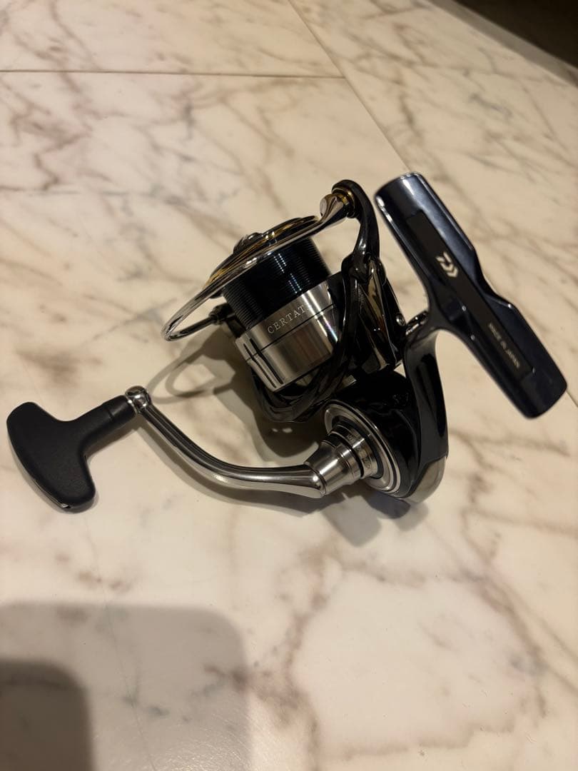 ダイワ LT3000XH スピニングリール 収納袋付き