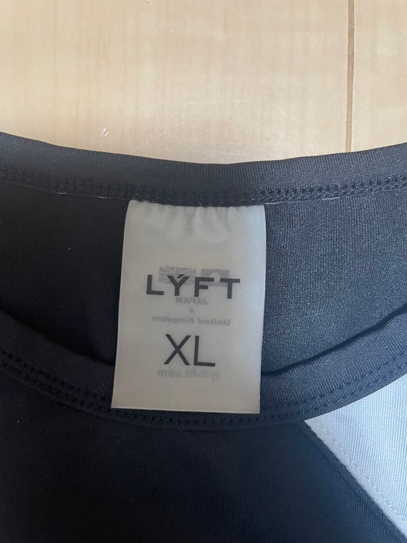 オンライン完売品　LYFT リフト　タンクトップ