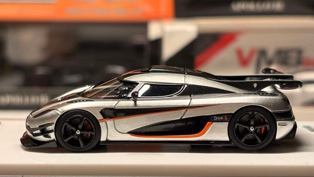 世界限定999台 vmb 1/64 ケーニグセグ one:1 シルバー