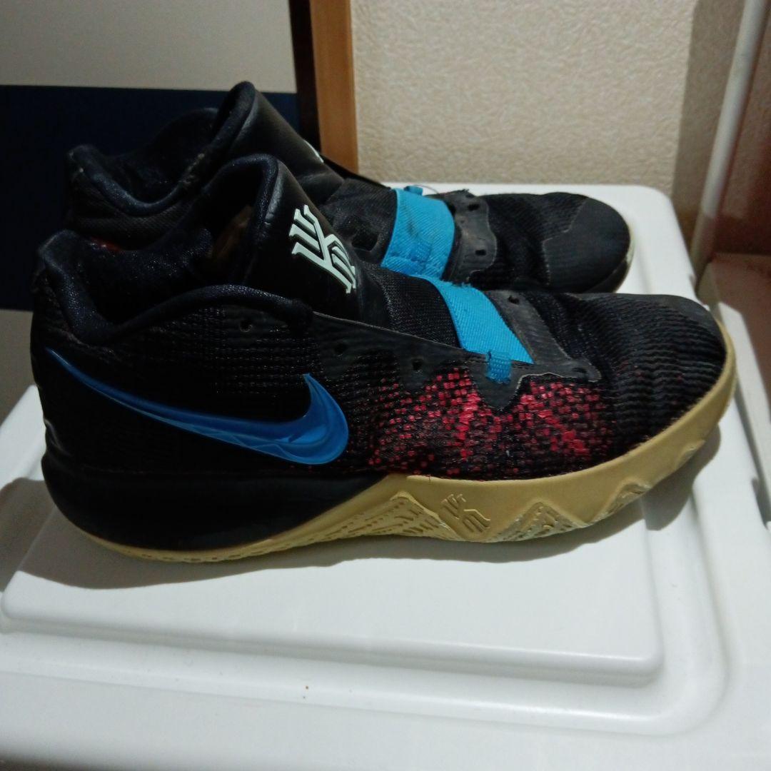 Nike Kyrie 5 バスケットボールシューズ