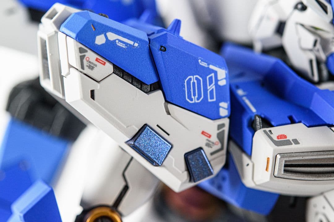 RG Hi-νガンダム 改修済全塗装完成品