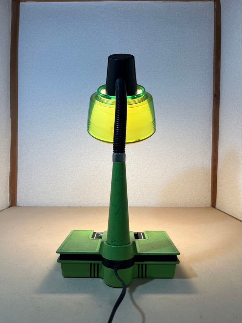 卓上ライト　電気スタンド　グリーン　レトロ