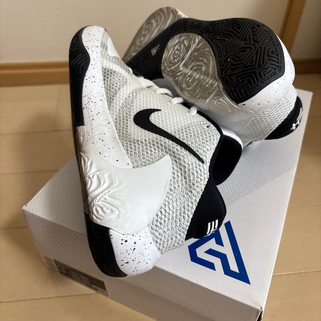 NIKE バスケットボールシューズ ホワイト/ブラック