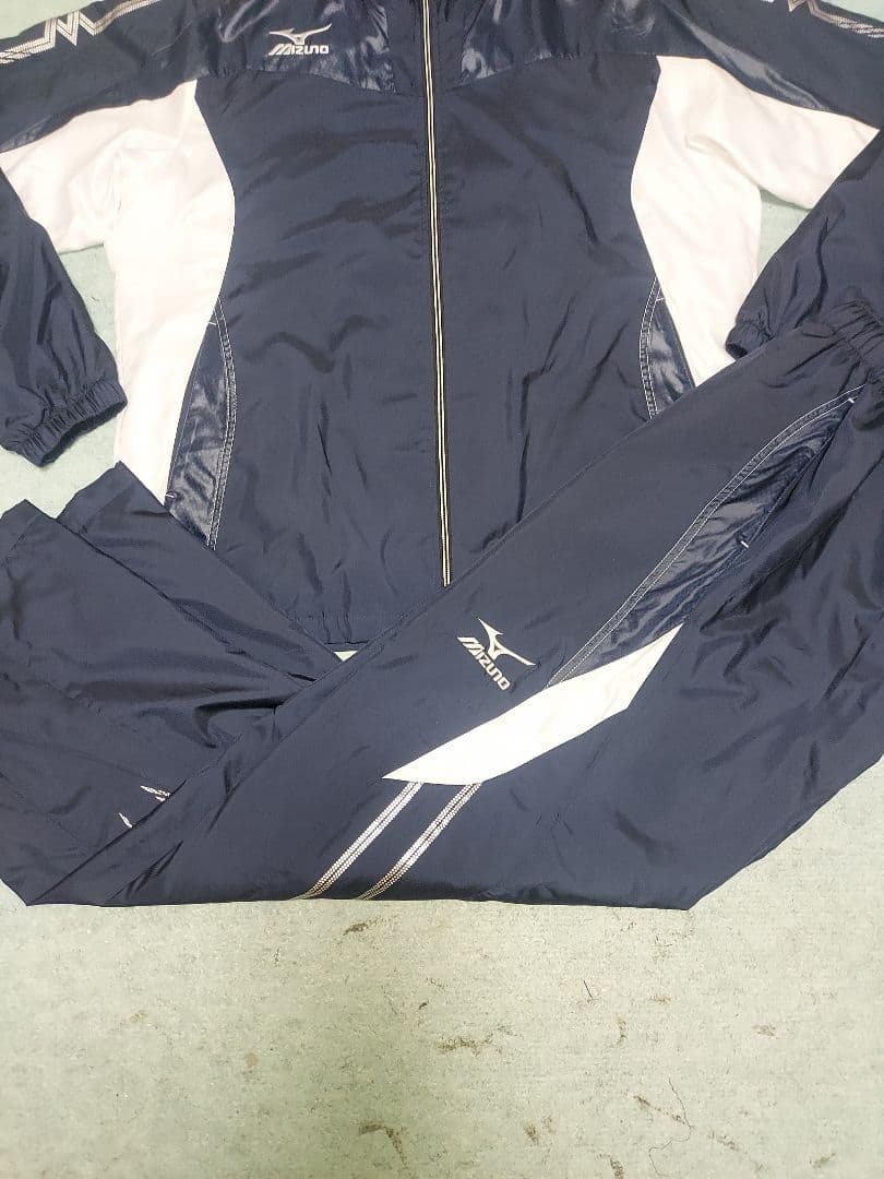 ミズノ　ブレスサーモ　ウィンドブレーカー上下　Lサイズ　かなり美品