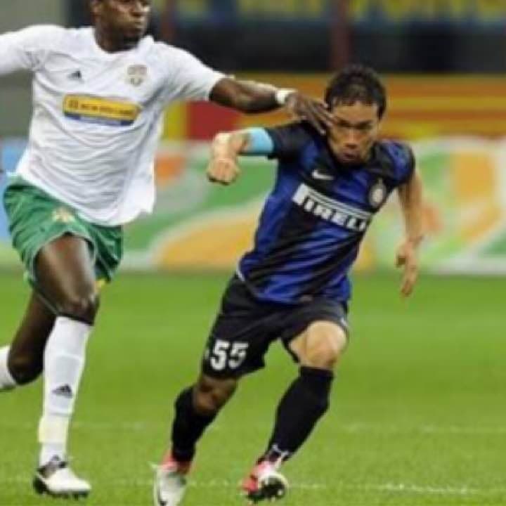 w杯日本代表 長友選手特注スパイク！！！