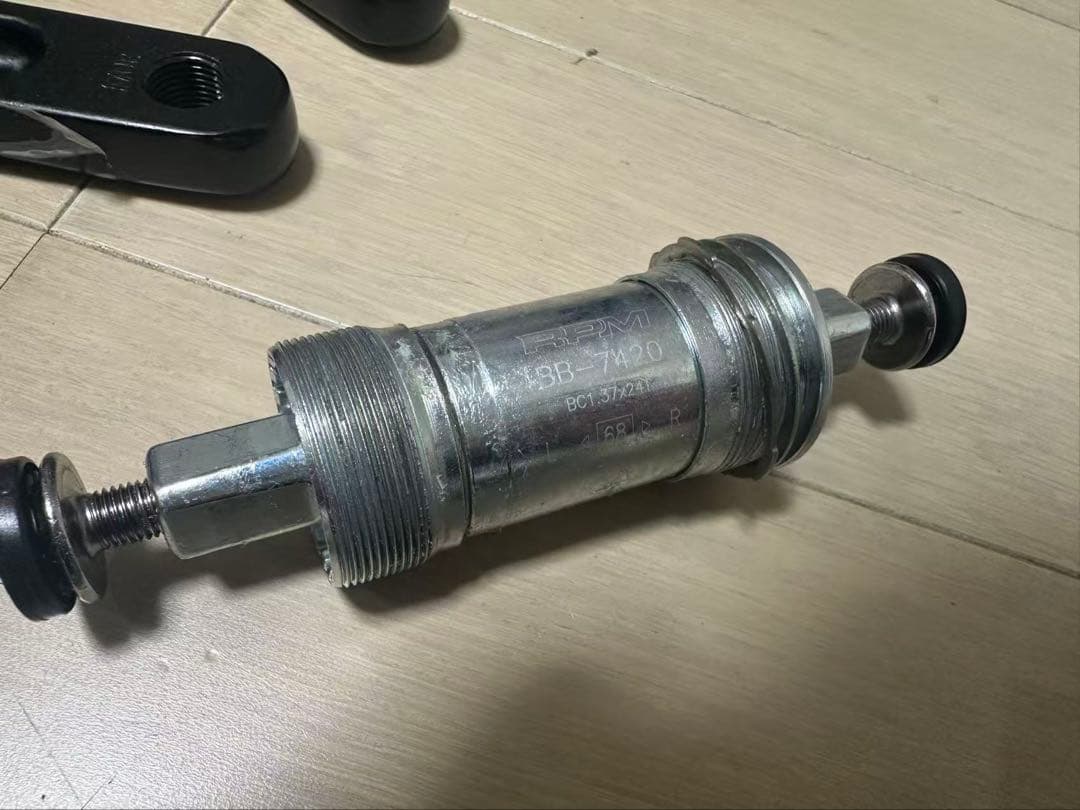 BIRDY クランクセット　新車取り外し品 BB付き