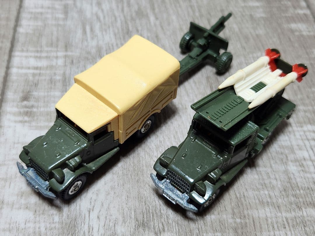 トミカ No.67 トヨタ 自衛隊 ロケット車 トラック HQ15V 日本製