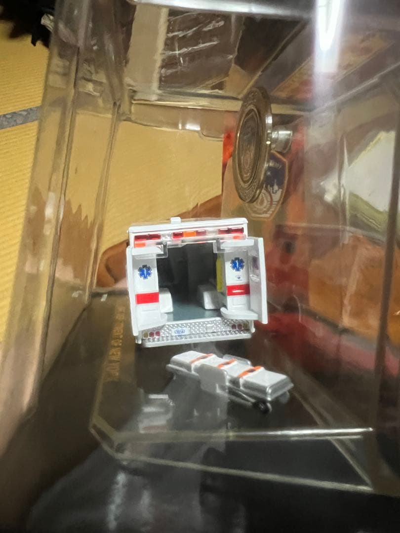 CODE 3 FDNY 救急車 1/64