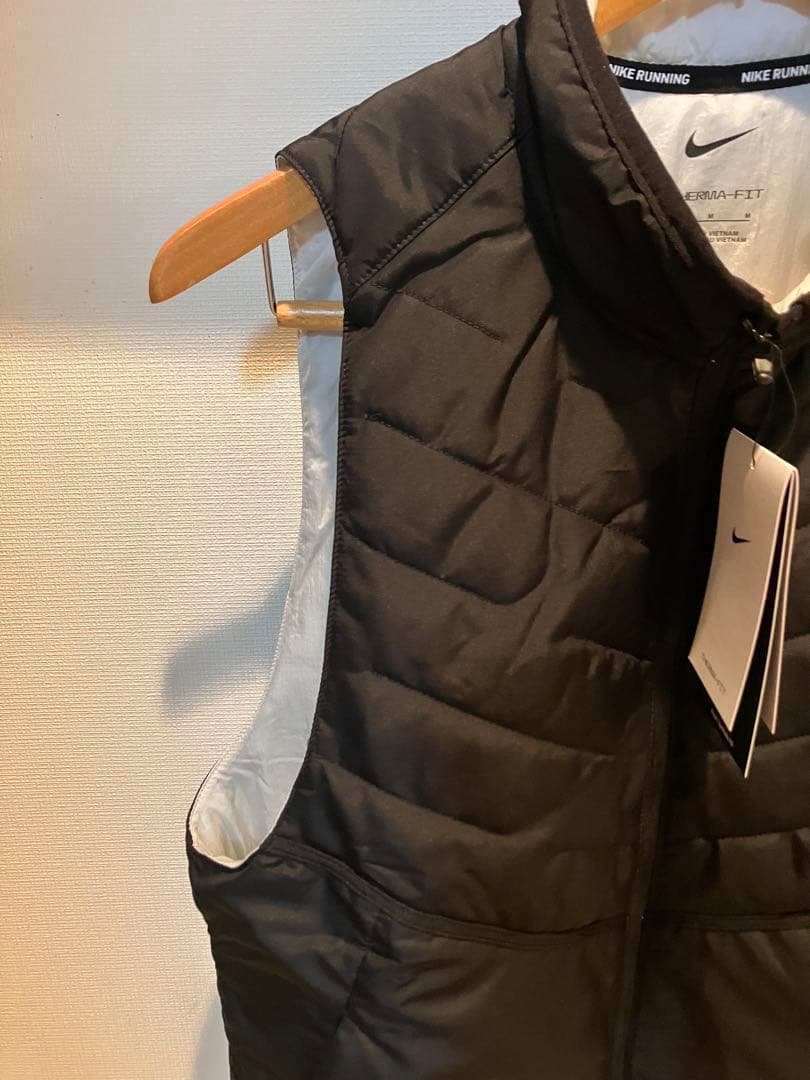 NIKE ランニングウェア ベスト 新品 メンズ アウターナイキ Lブラック