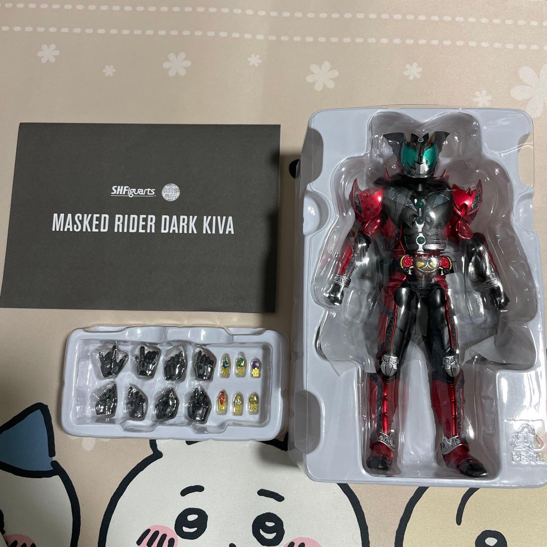 S.H.フィギュアーツ 真骨彫 仮面ライダーキバ エンペラーフォーム＋ダークキバ