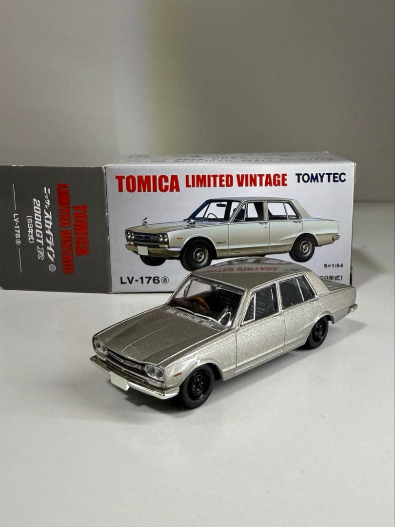 トミカ リミテッドビンテージ スカイライン 2000GT-R 2台セット