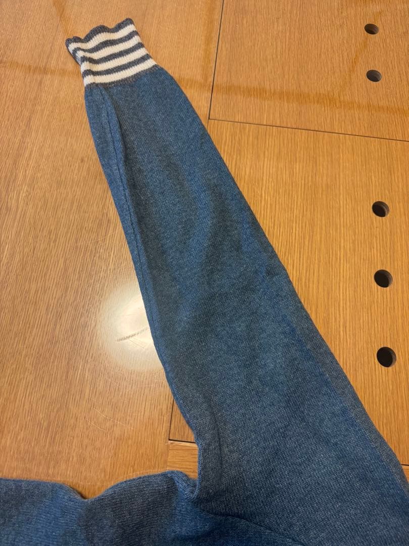 MASTER BUNNY EDITION カシミヤVネックセーター