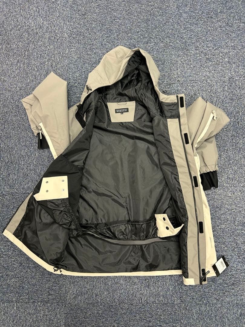 ①未使用　NOMADIK 777 JKT GRAY.BEIGE XLサイズ