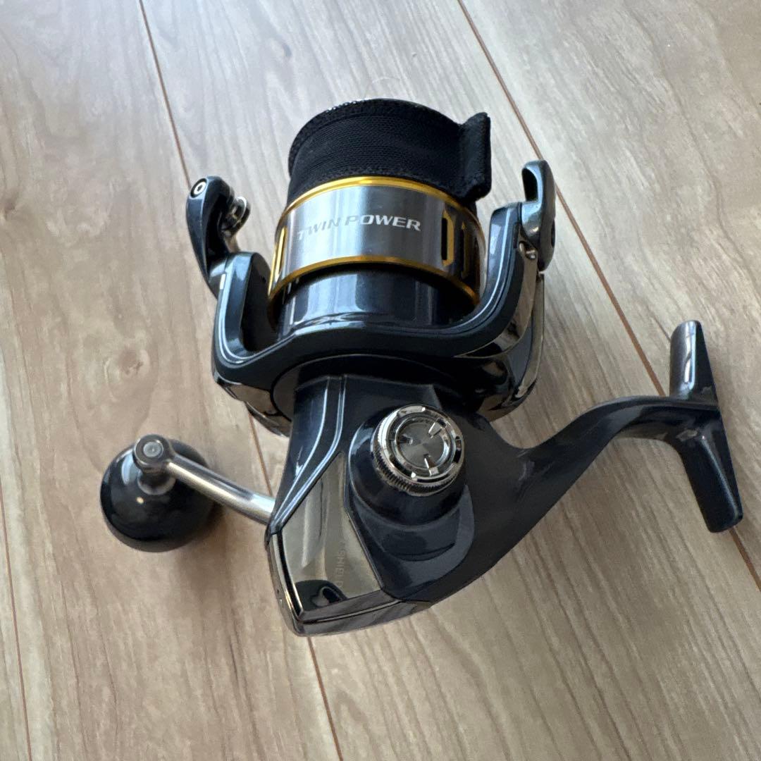 SHIMANO 15ツインパワー　SW8000HG スピニングリール