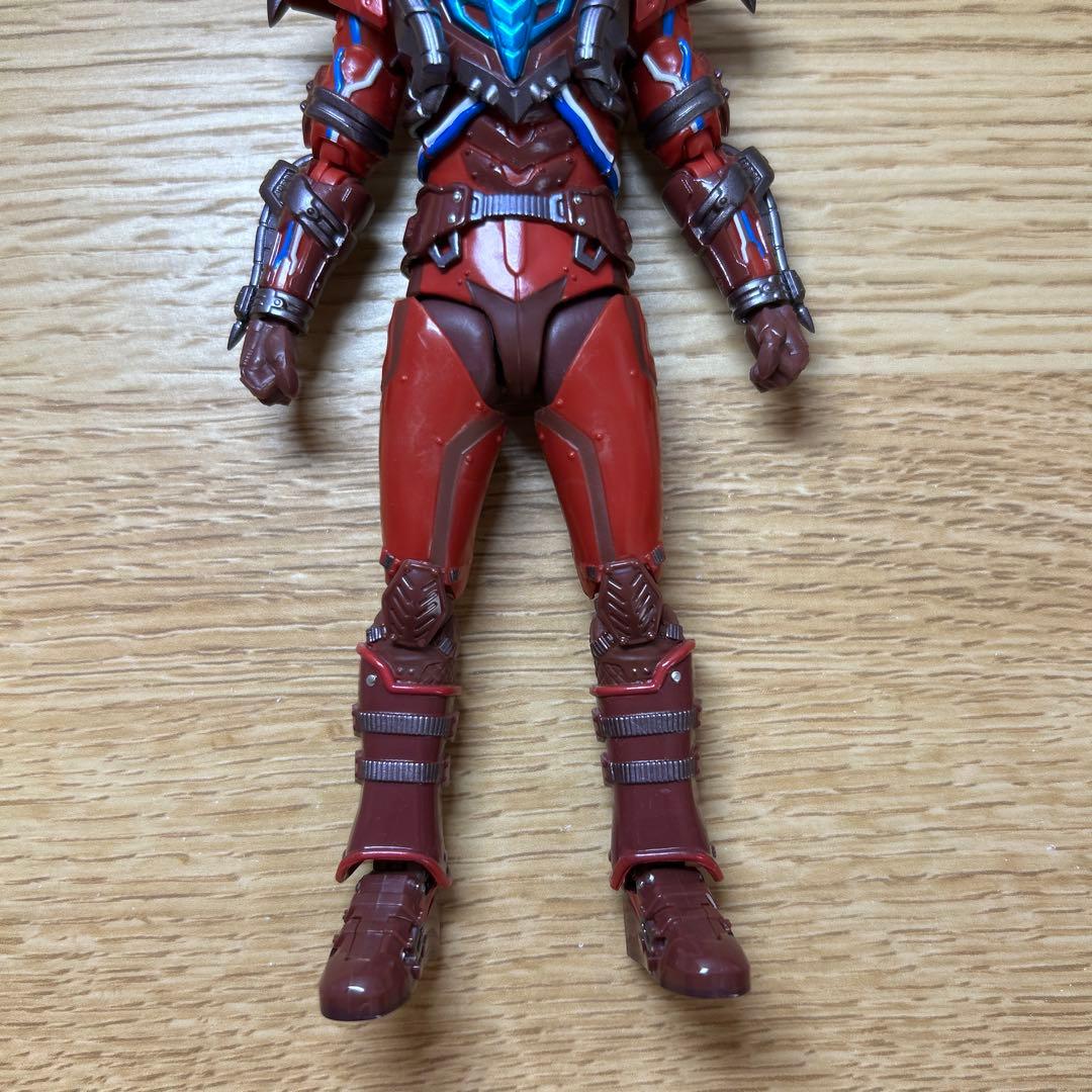 ブラッドスターク フィギュアーツ 仮面ライダービルド