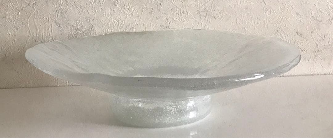 乳白色　ガラス製　円形大判花器