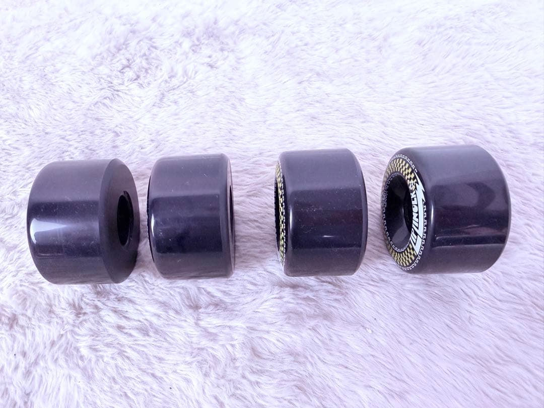 新品 ソフトウィール KROOKED ZIP ZINGER 54mm 78A 黒