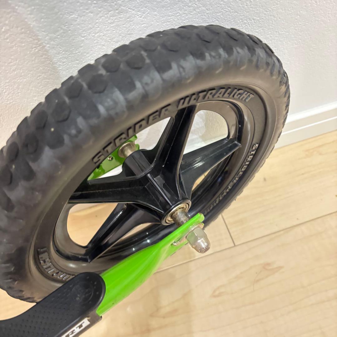 キレイ✨ストライダー 12 スポーツ グリーン 本体