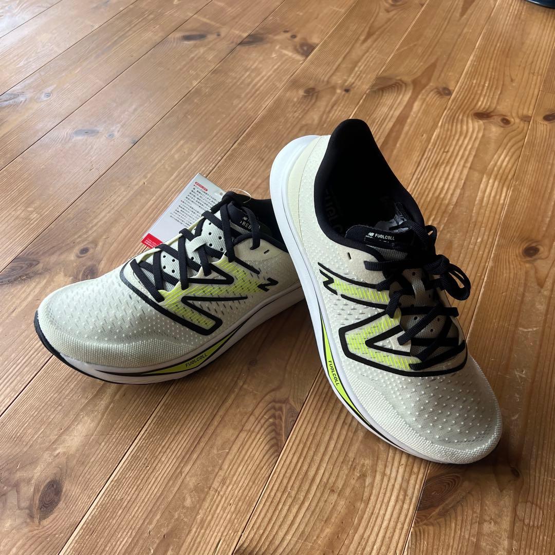 New Balance MFCXCT3（メンズランニングシューズ）　27cm