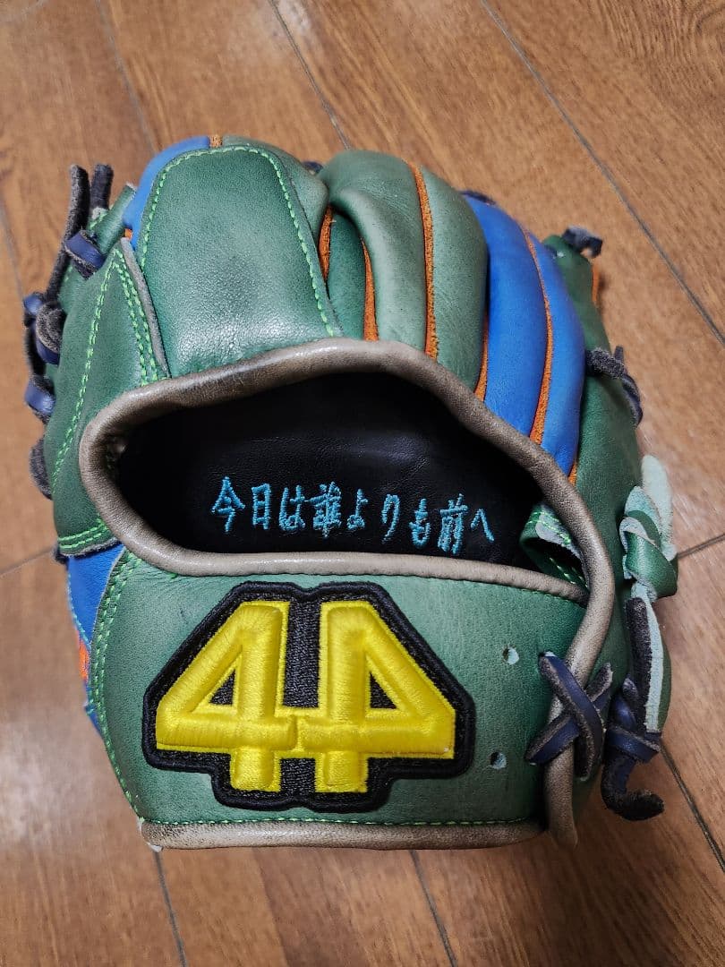 44 フォーティーフォー　オーダーグローブ　軟式　内野手　左投げ用　即戦力！