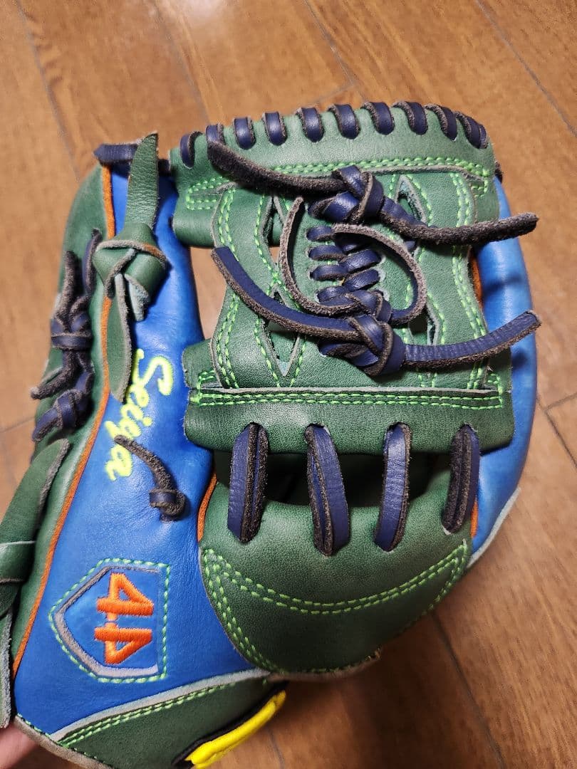 44 フォーティーフォー　オーダーグローブ　軟式　内野手　左投げ用　即戦力！