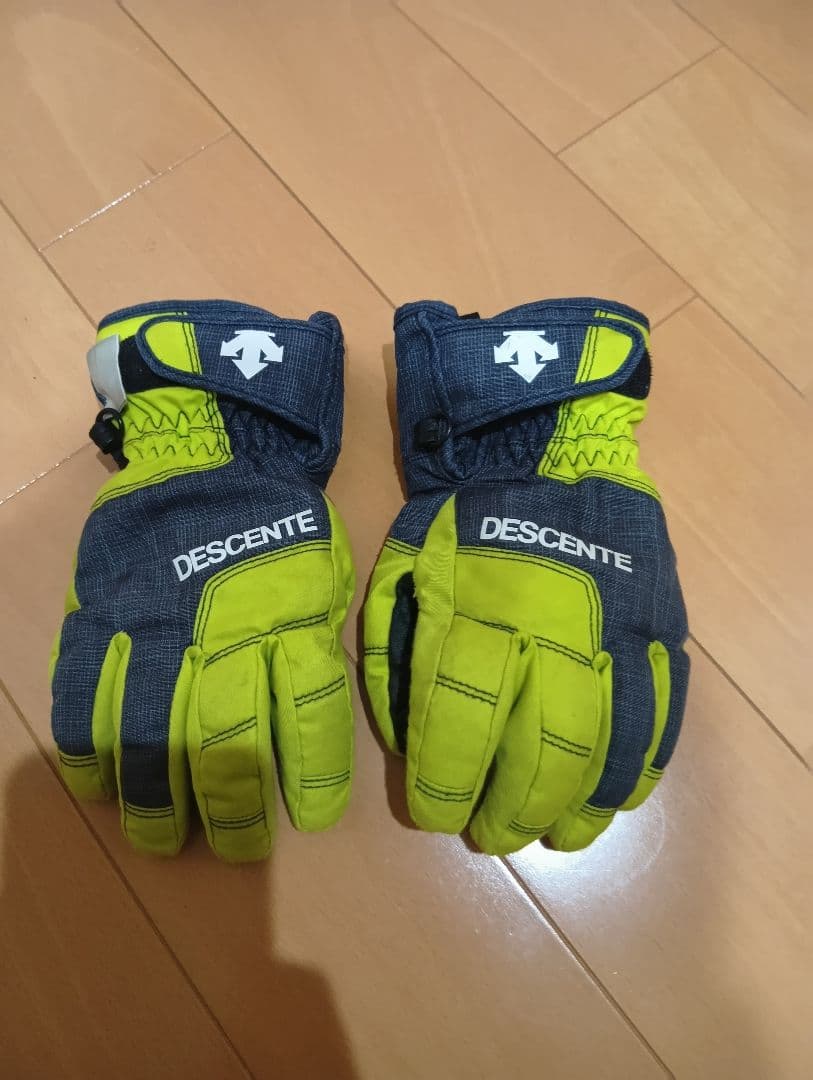 HEAD ヘルメット ゴーグル２個　DESCENTEグローブ２個