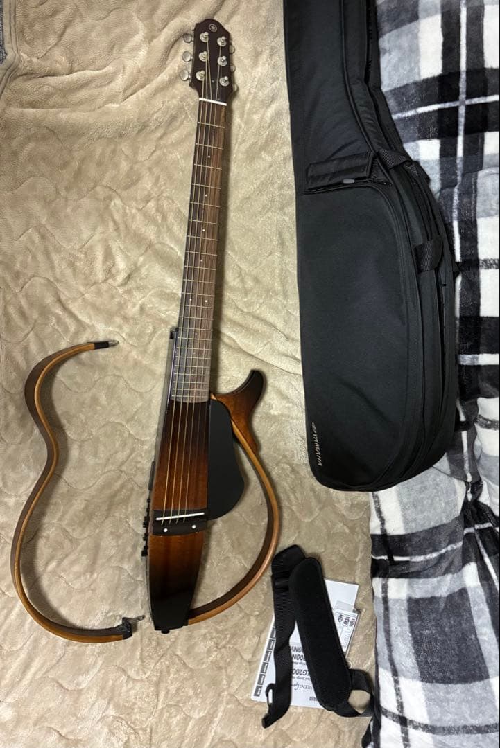 ★期間限定値下げ　ヤマハ　サイレントギター slg200s