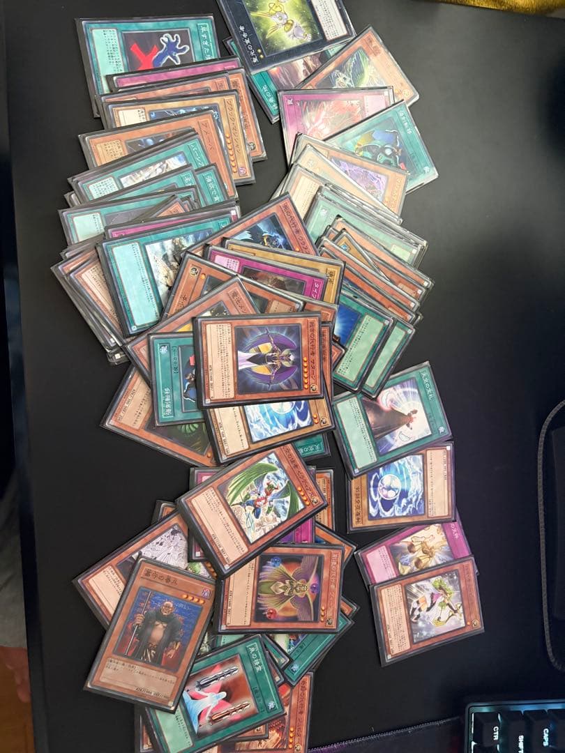 遊戯王カード100枚程度