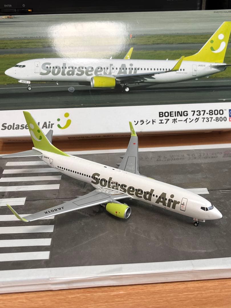 ソラシドエア　Boeing 737-800 1/200 プラモデル完成品