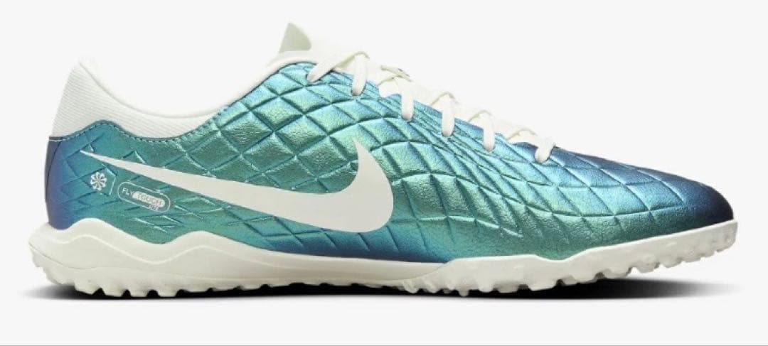 ◇新品未使用品　NIKE サッカートレーニングシューズ　28センチ　送料込み