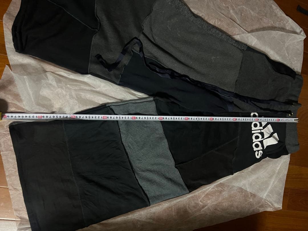 大幅値下げ！adidas パッチワーク ジャージパンツ