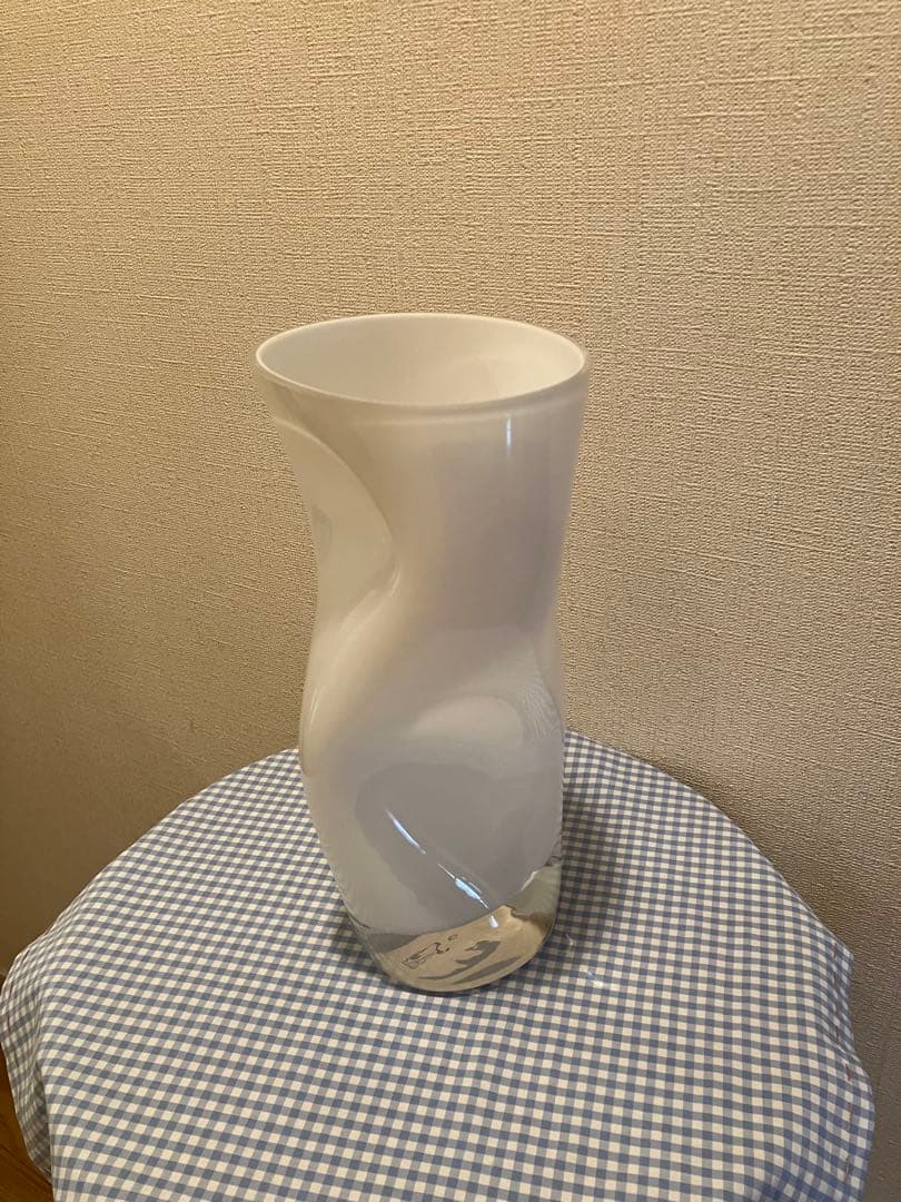 オレフォスのエレガントなフラワーベース