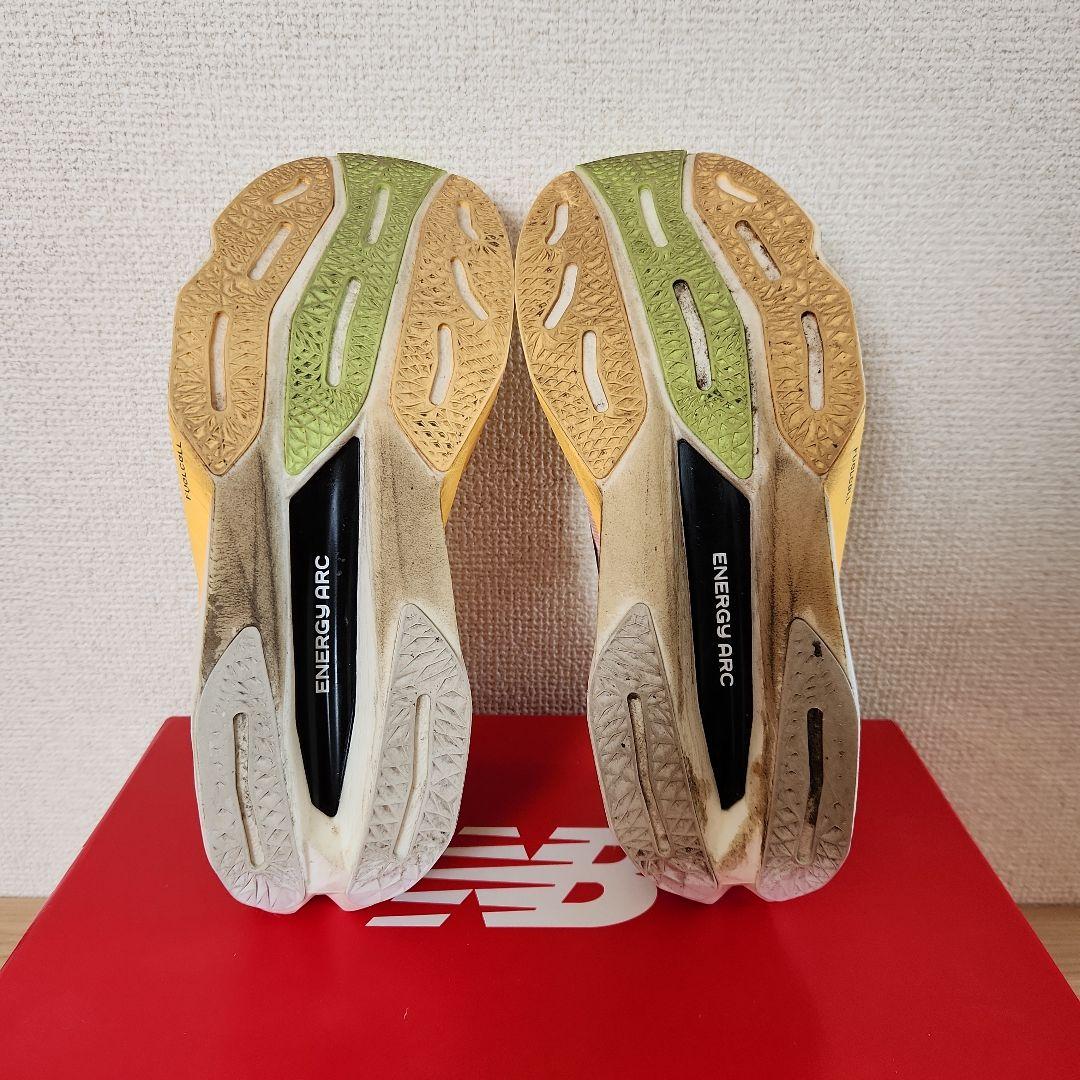 ニューバランス　 フューエルセルSCエリートV4