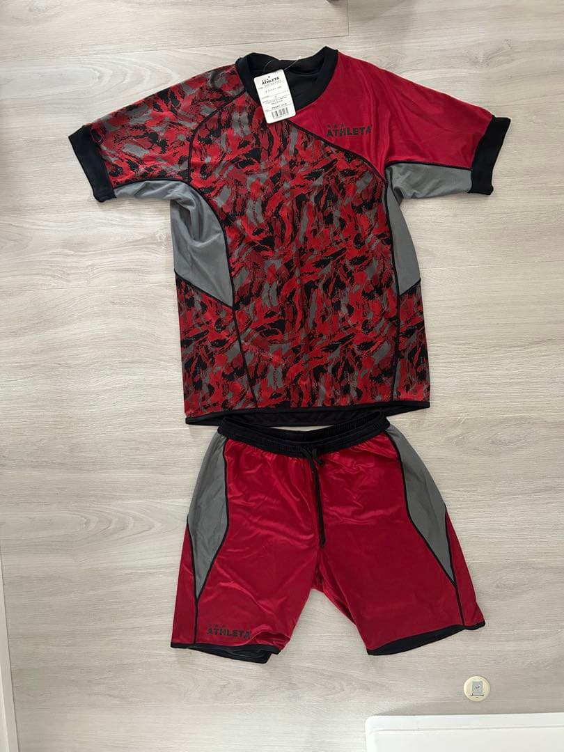 ATHLETA サッカーウェアセット 黒/赤