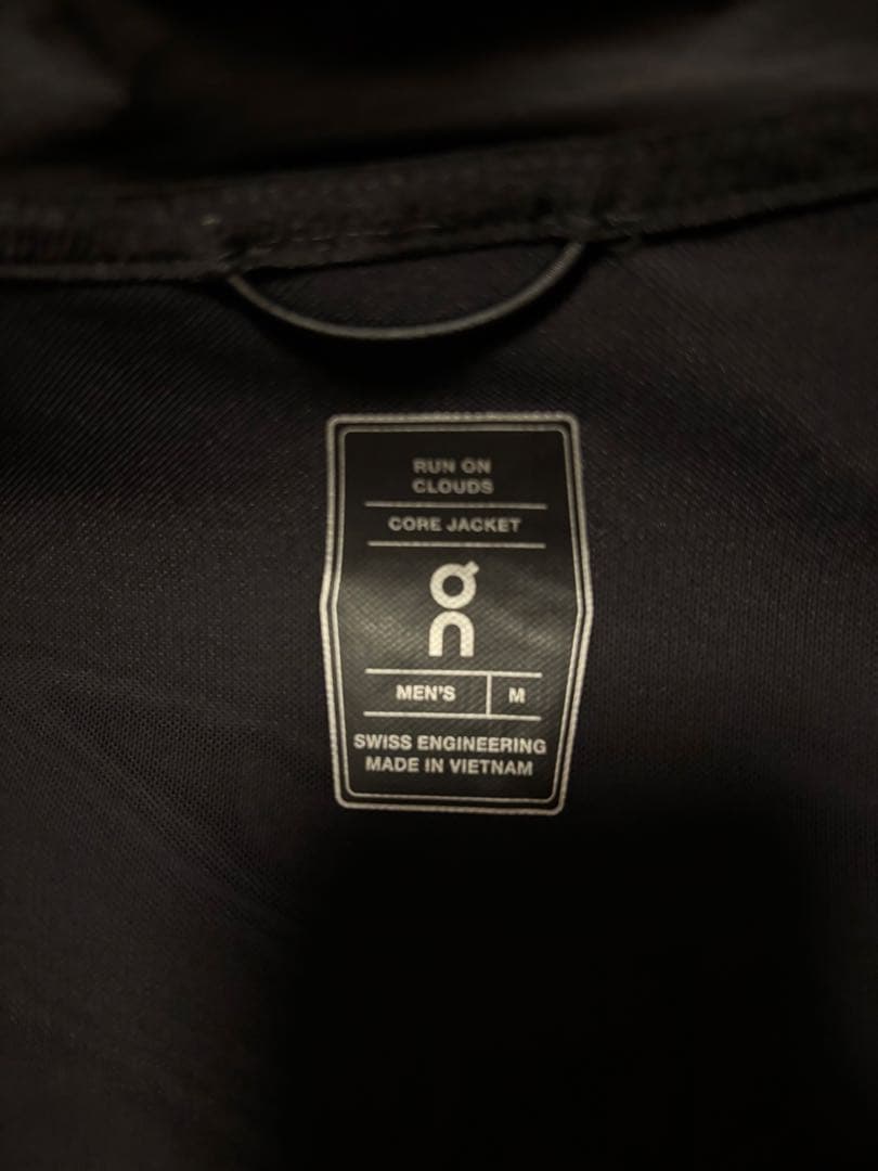 美品　On　オン　Core Jacket　コアジャケット　ブラック　M