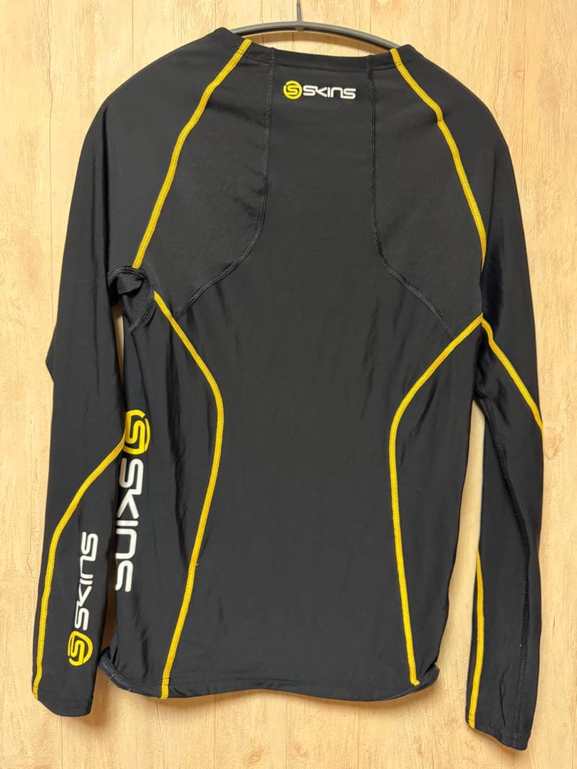 【美品】SKINS スキンズ A200 コンプレッションウェア 上下セットメンズ
