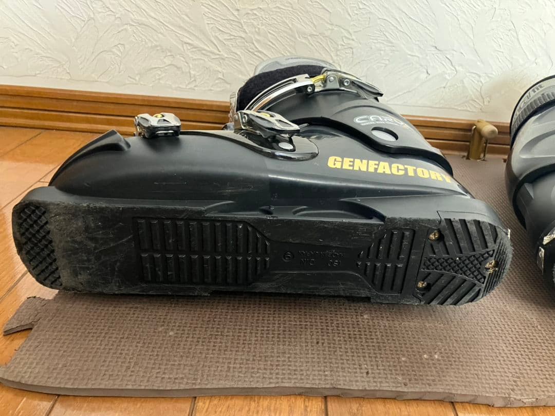 GEN FACTORYスキーブーツ 29cm　足幅広め 軽量モデル　保温性抜群