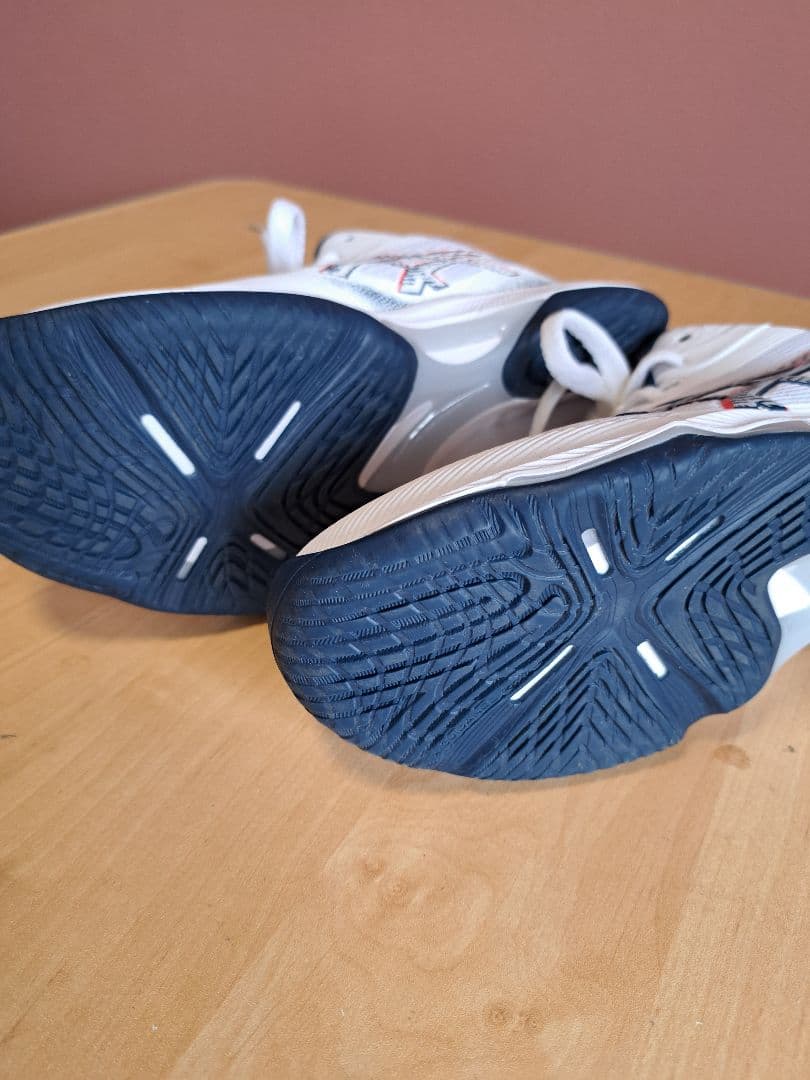 asics バレーシューズ FlyteFoam ホワイト/ネイビー 24センチ