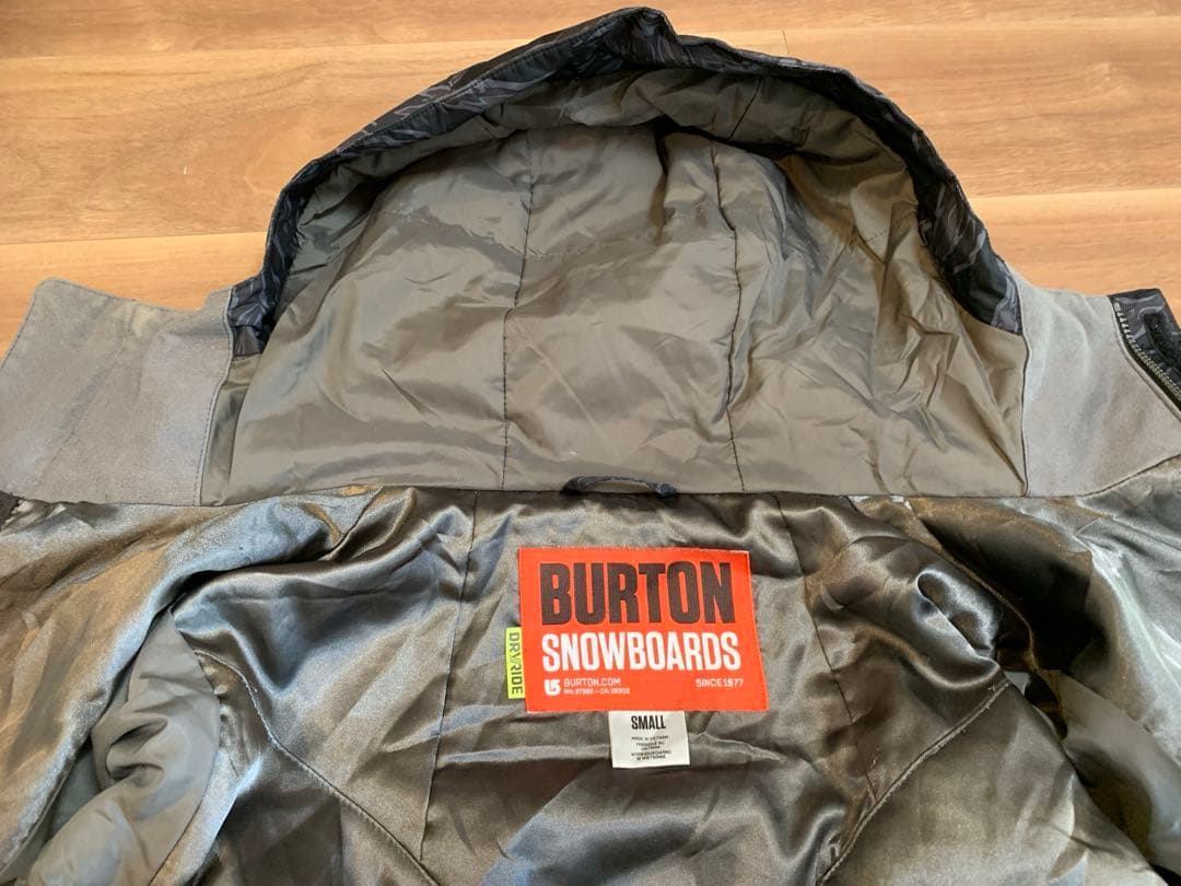 Burton スノーウェア　迷彩とカーゴパンツ上下セット　最終値下げ